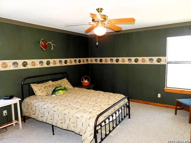 1081 Summit Lakehills, TX 78063