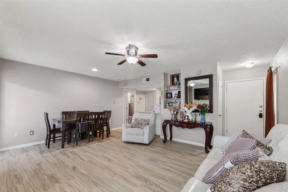 3919 Fairmont Parkway #171 Pasadena, TX 77504