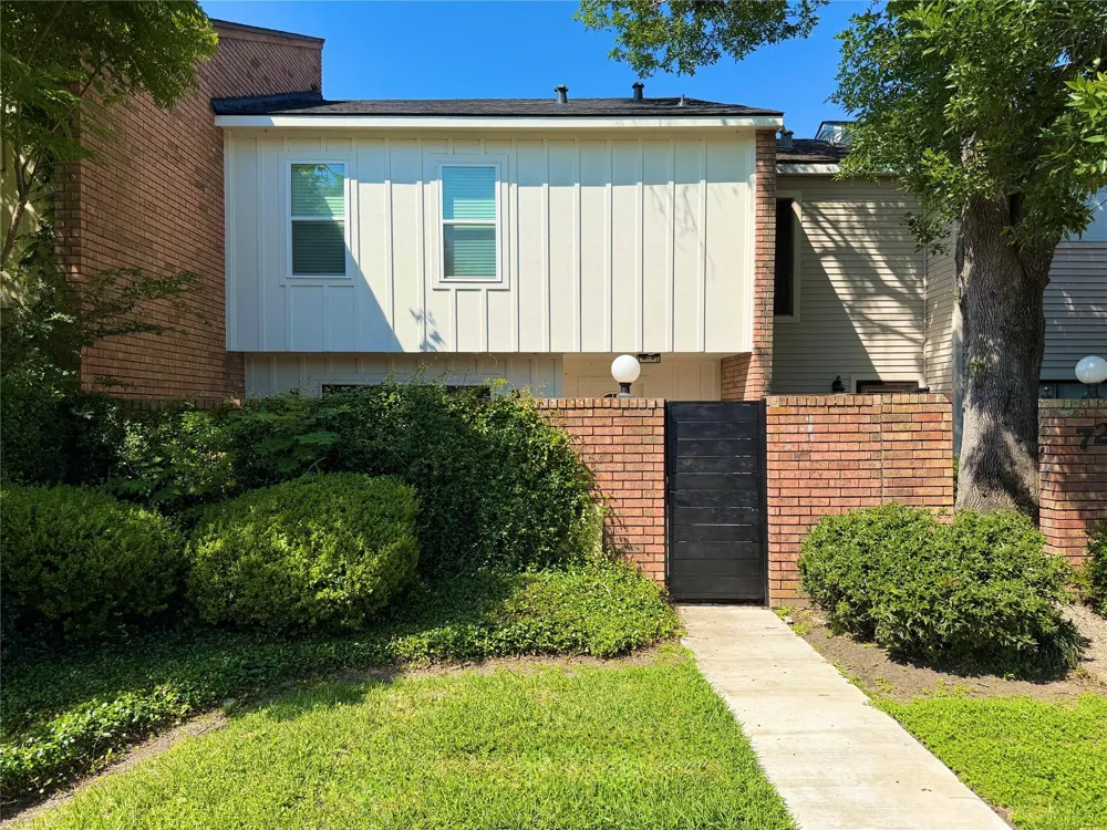 71 Cayenne Common Lake Jackson, TX 77566