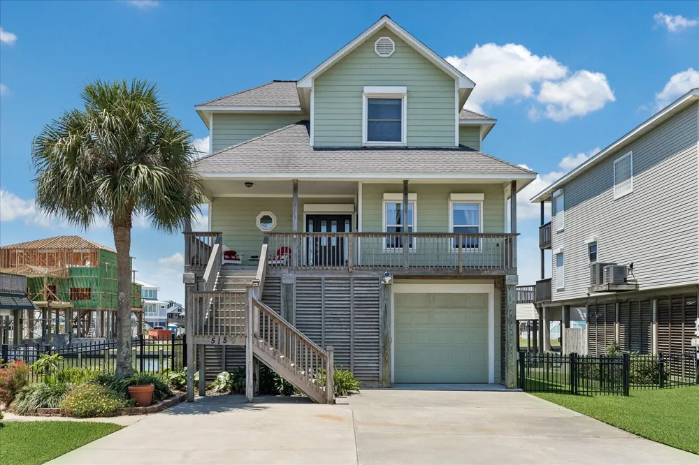 515 Westerly Drive Tiki Island, TX 77554