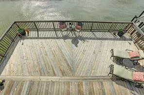 515 Westerly Drive Tiki Island, TX 77554