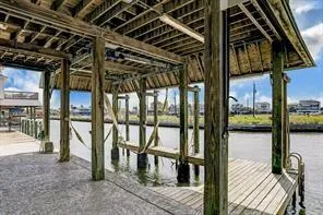 515 Westerly Drive Tiki Island, TX 77554