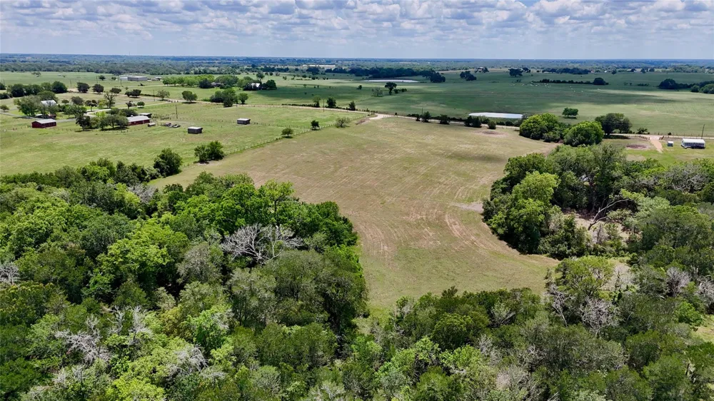 1049 Muehr Road Weimar, TX 78962