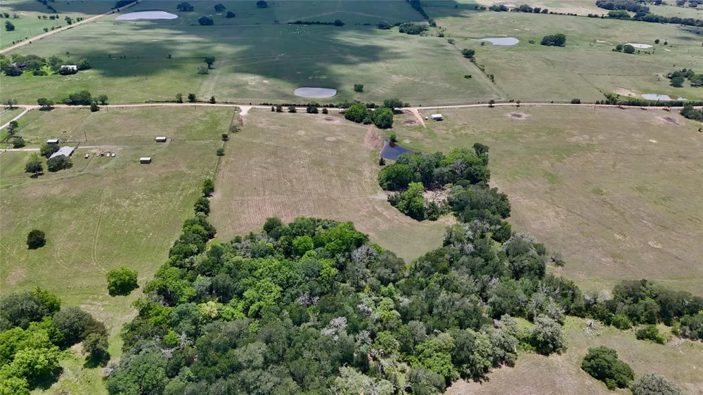 1049 Muehr Road Weimar, TX 78962