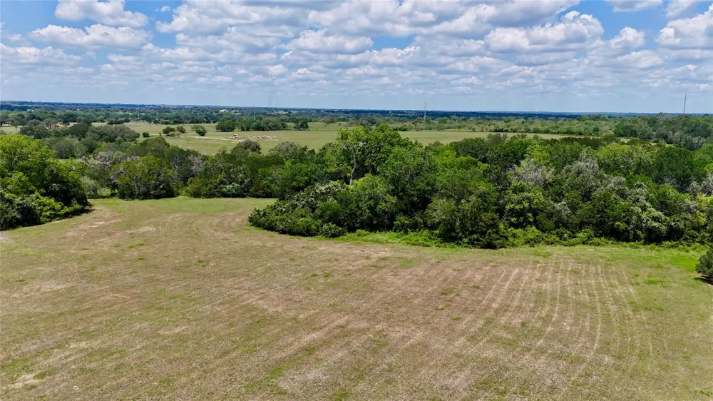 1049 Muehr Road Weimar, TX 78962