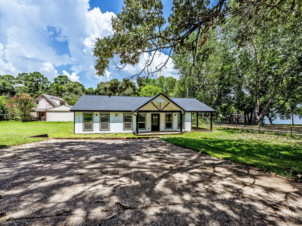 161 Lakeway Circle Trinity, TX 75862
