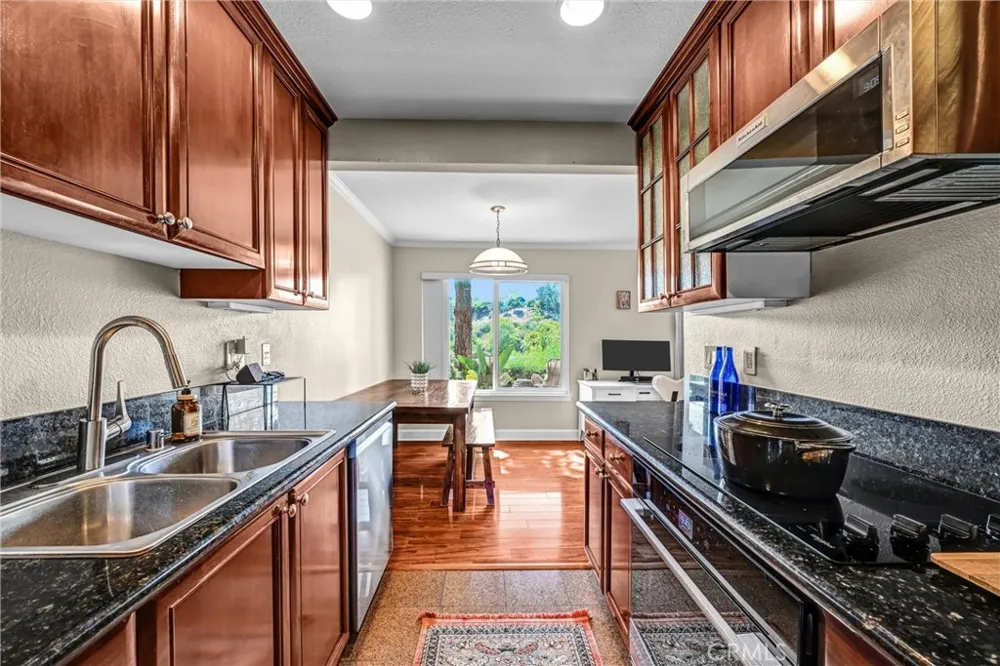 8640 Via Mallorca #B La Jolla, CA 92037
