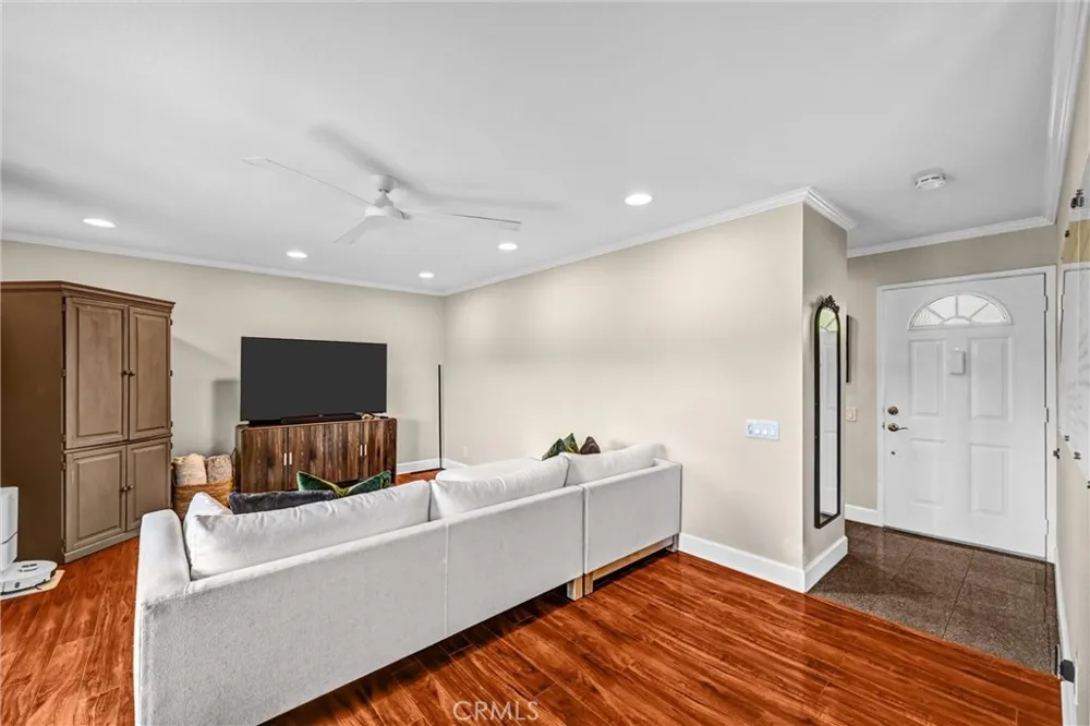 8640 Via Mallorca #B La Jolla, CA 92037