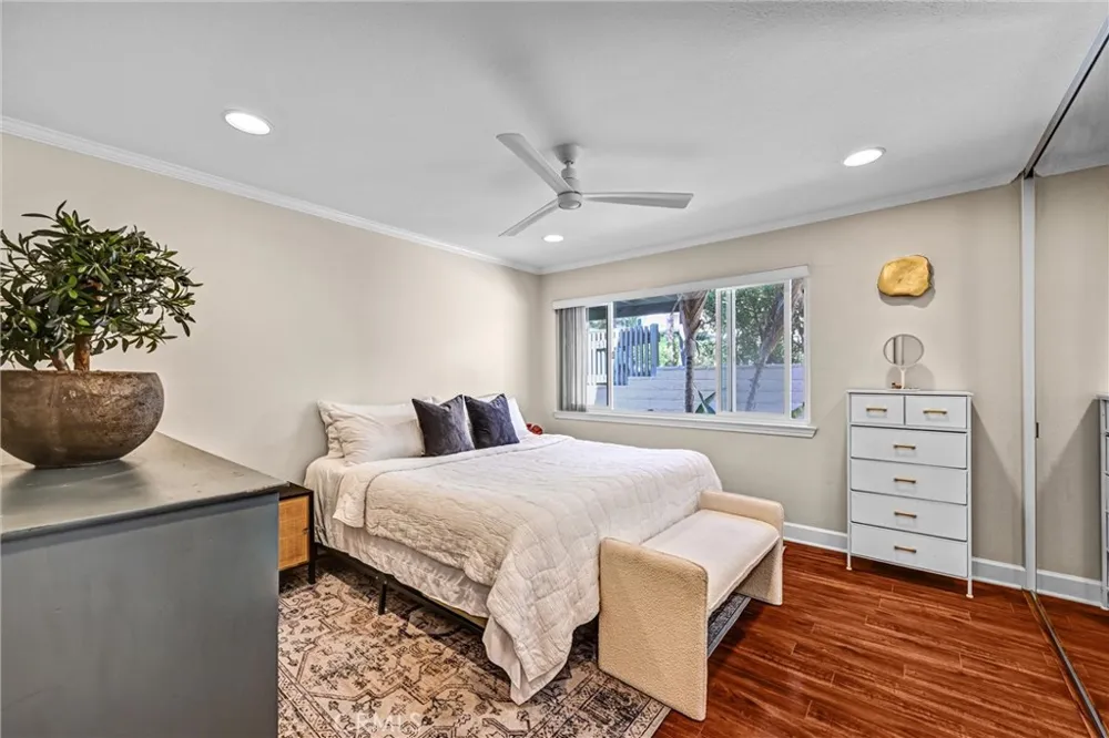 8640 Via Mallorca #B La Jolla, CA 92037