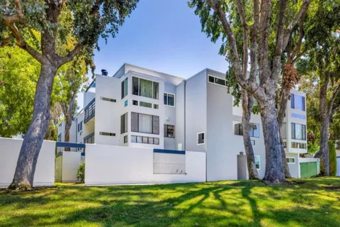 1033 Shell Boulevard #7