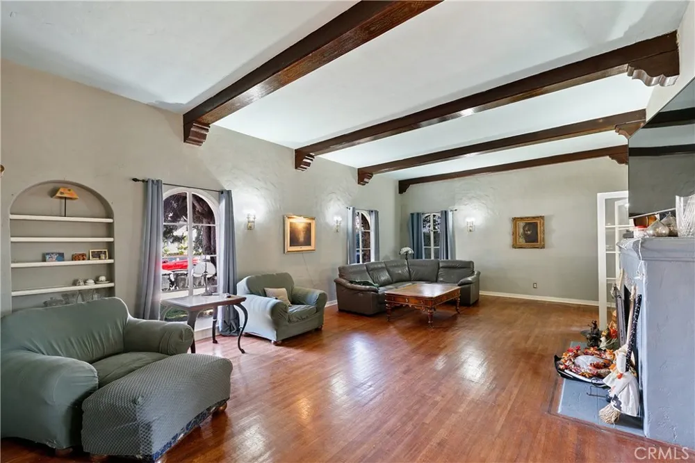 819 S Curson Avenue Los Angeles, CA 90036