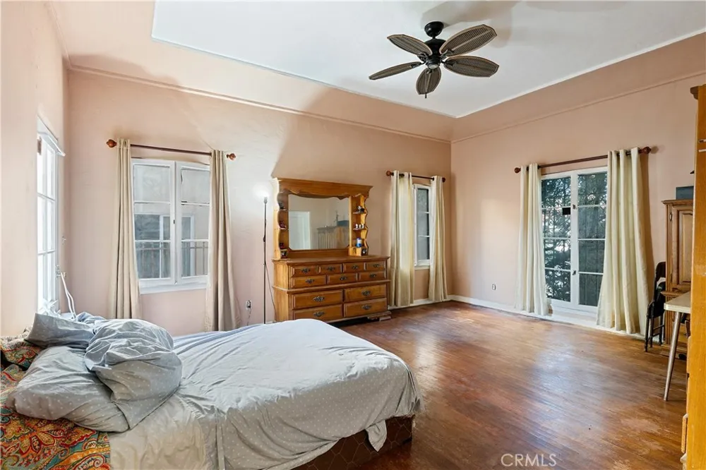 819 S Curson Avenue Los Angeles, CA 90036