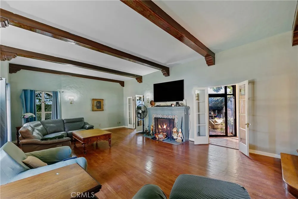 819 S Curson Avenue Los Angeles, CA 90036