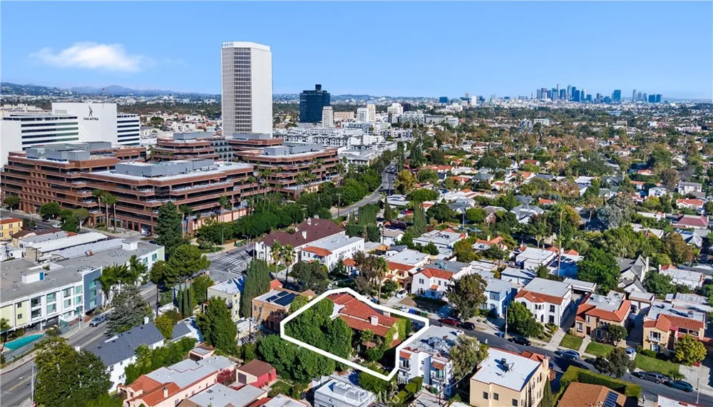819 S Curson Avenue Los Angeles, CA 90036