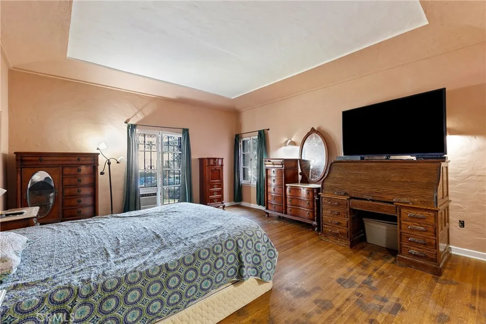 819 S Curson Avenue Los Angeles, CA 90036