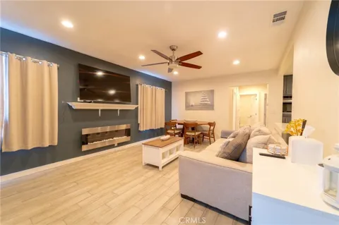411 E 115th