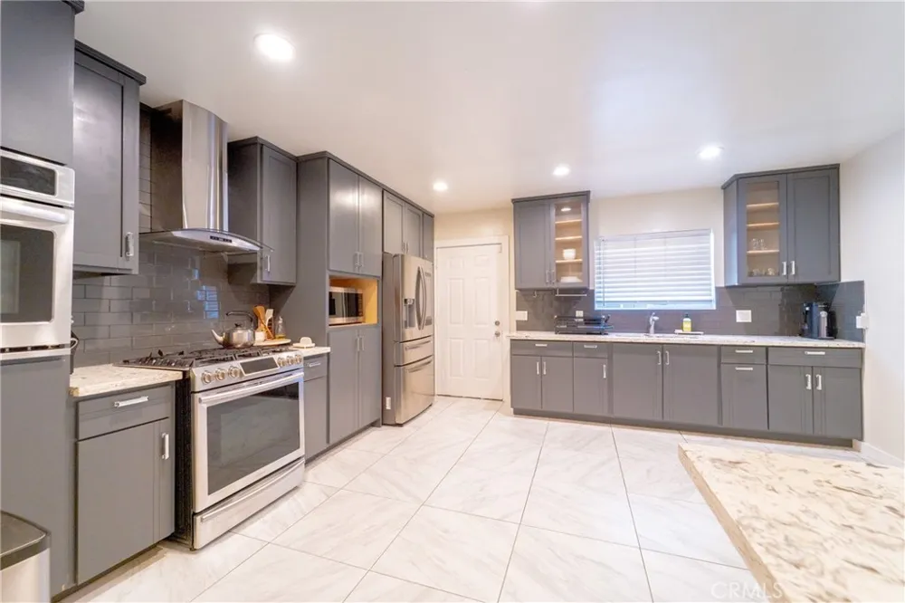 411 E 115th Los Angeles, CA 90061