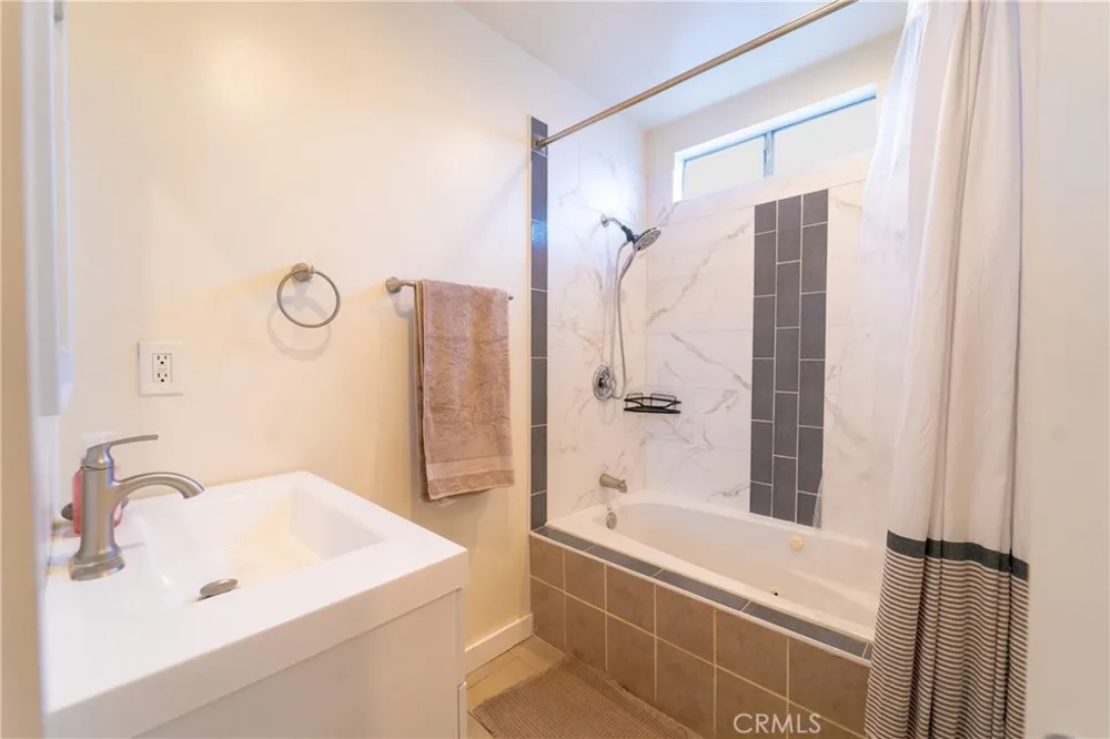 411 E 115th Los Angeles, CA 90061
