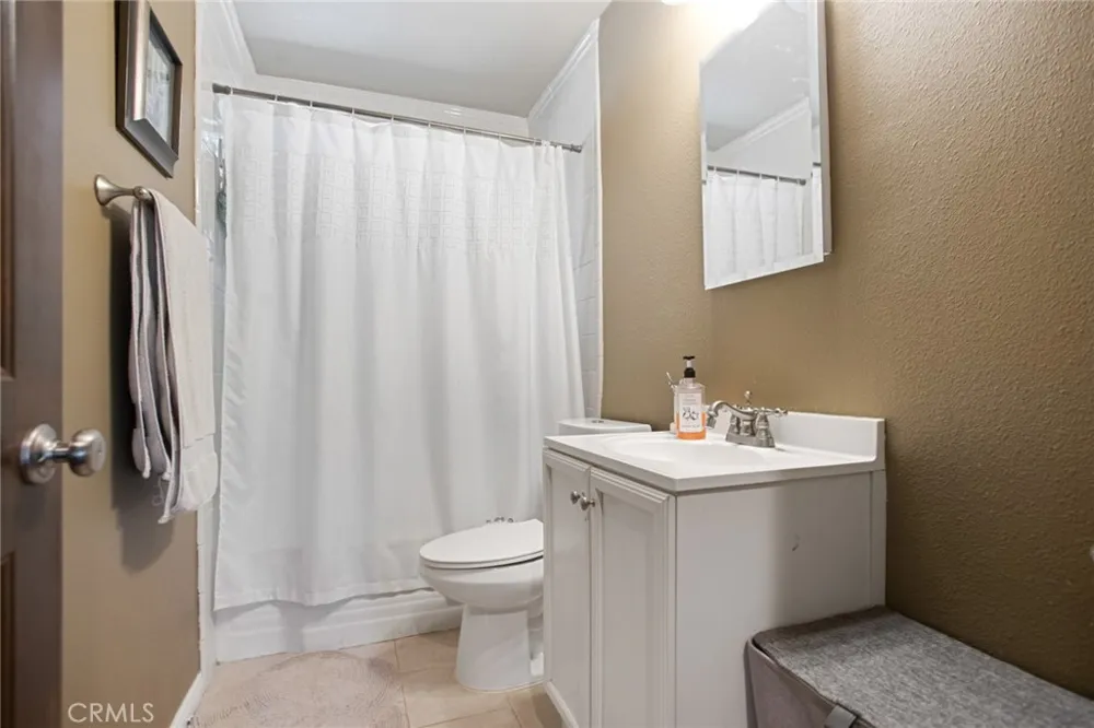 15 Ponderosa Pike Running Springs, CA 92382