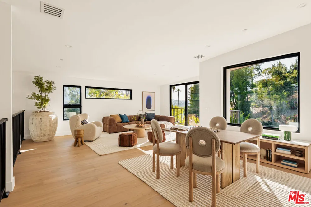 38 Dapplegray Road Bell Canyon, CA 91307