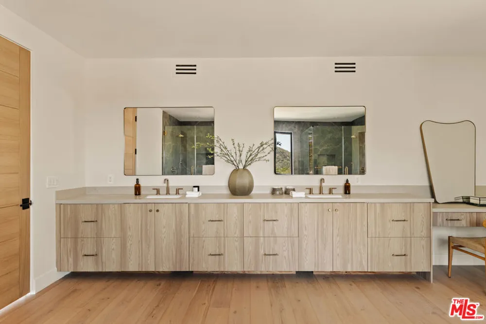 38 Dapplegray Road Bell Canyon, CA 91307
