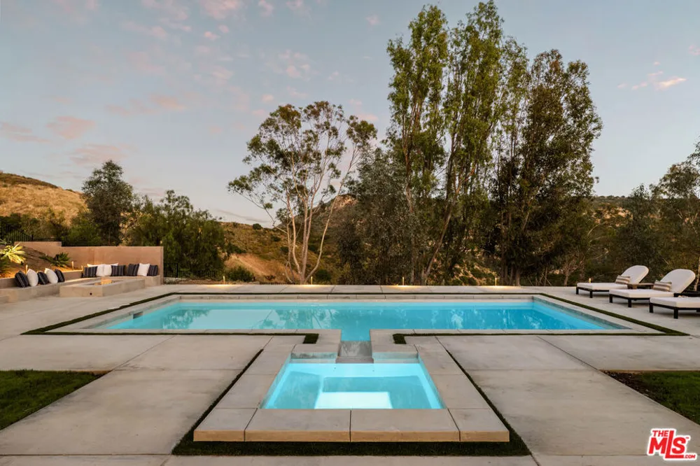 38 Dapplegray Road Bell Canyon, CA 91307