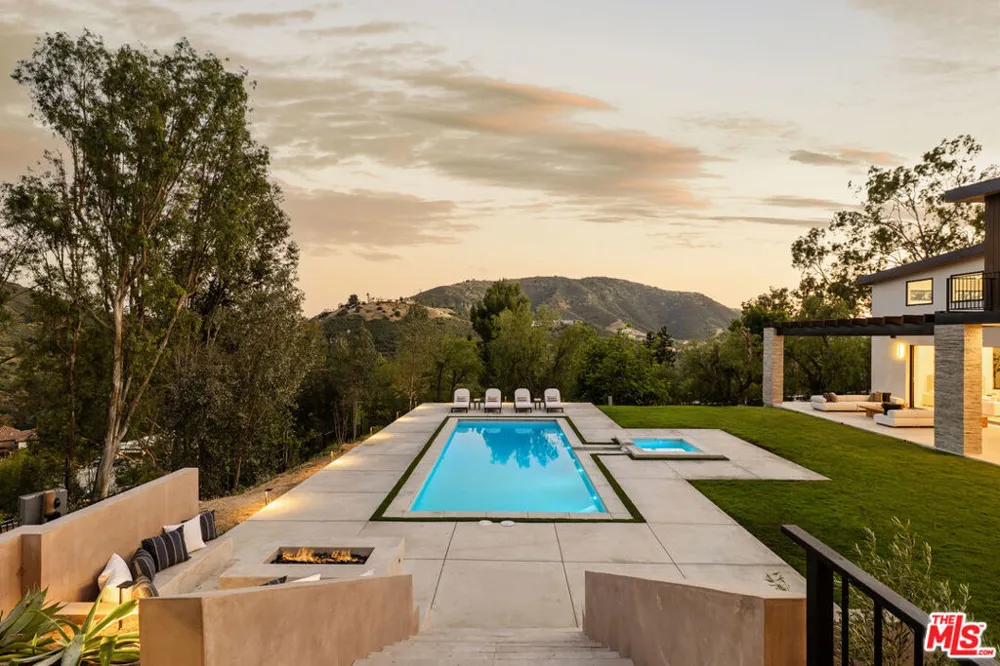 38 Dapplegray Road Bell Canyon, CA 91307