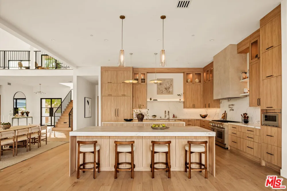 38 Dapplegray Road Bell Canyon, CA 91307