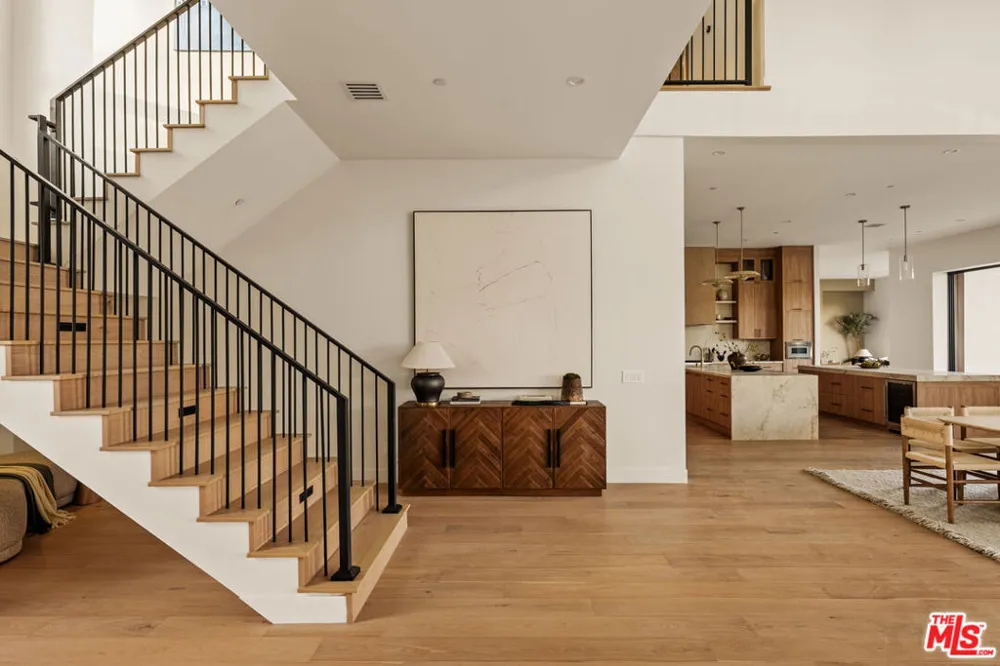 38 Dapplegray Road Bell Canyon, CA 91307