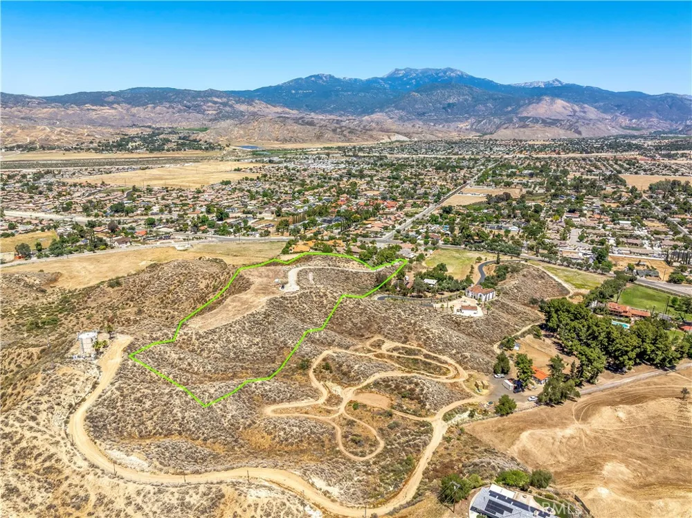 4020 Charlton Avenue Hemet, CA 92544