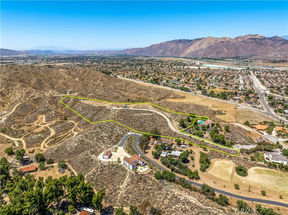 4020 Charlton Avenue Hemet, CA 92544