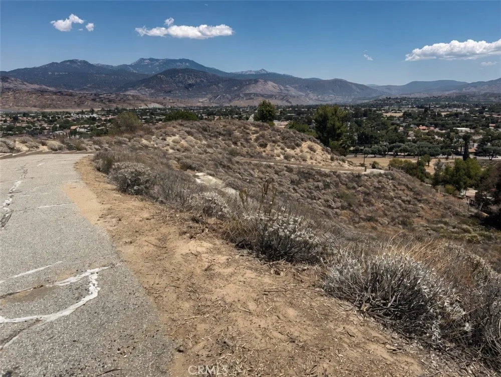 4020 Charlton Avenue Hemet, CA 92544
