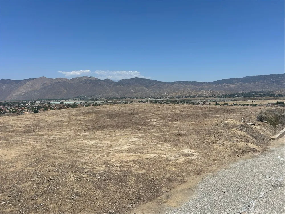 4020 Charlton Avenue Hemet, CA 92544
