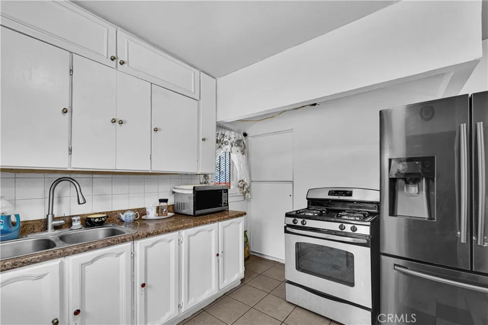 3990 La Salle Los Angeles, CA 90062