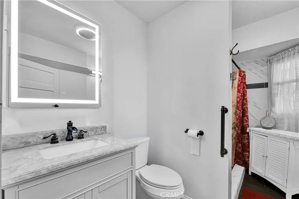 3990 La Salle Los Angeles, CA 90062