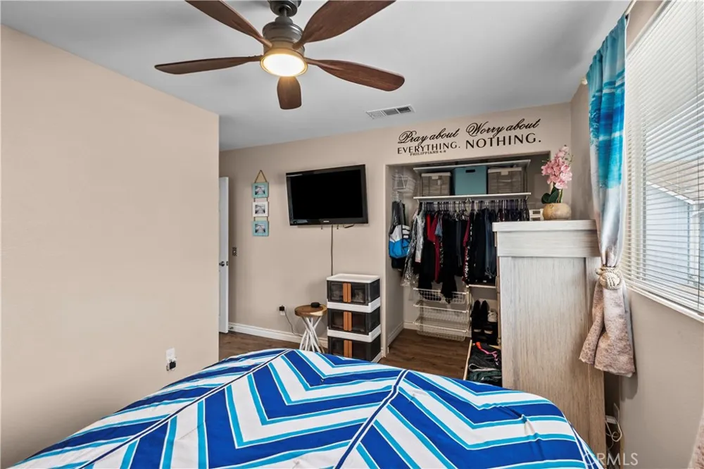 14552 Foothill Sylmar, CA 91342