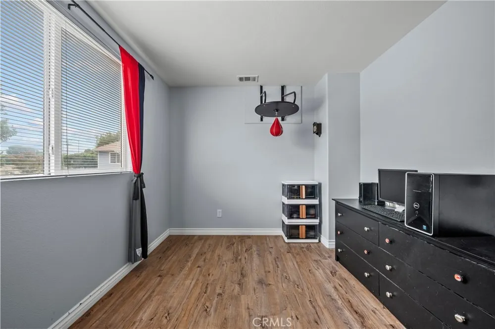 14552 Foothill Sylmar, CA 91342