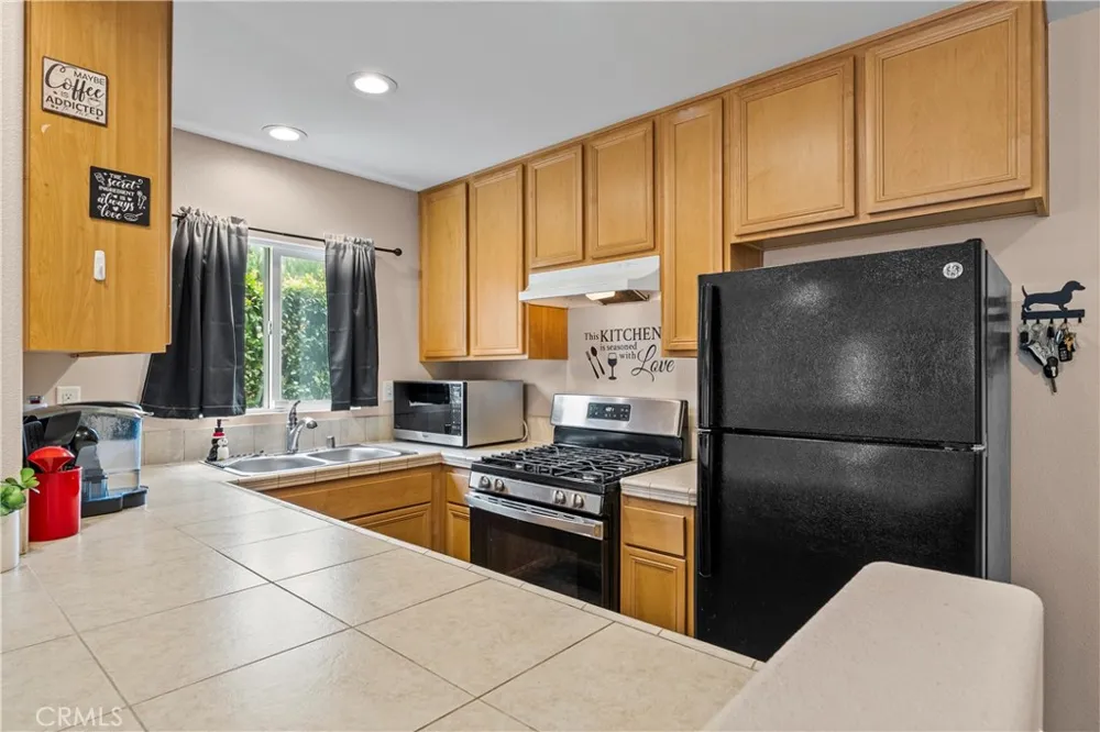 14552 Foothill Sylmar, CA 91342