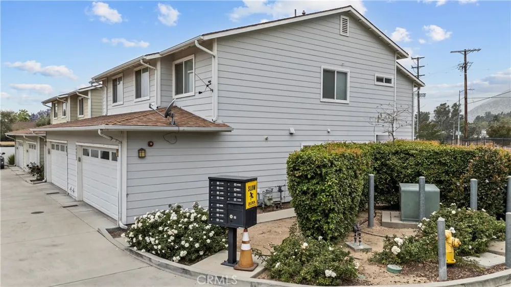 14552 Foothill Sylmar, CA 91342