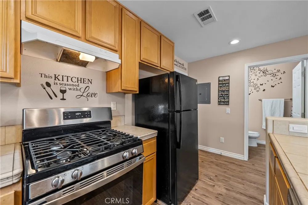 14552 Foothill Sylmar, CA 91342