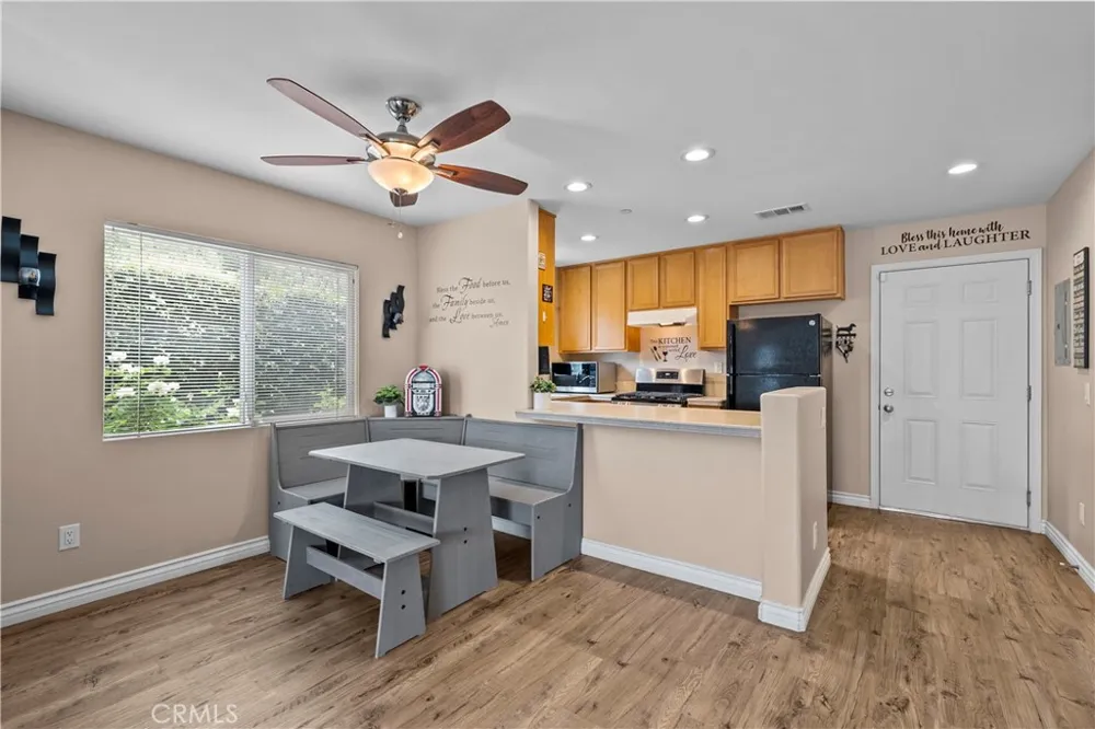 14552 Foothill Sylmar, CA 91342