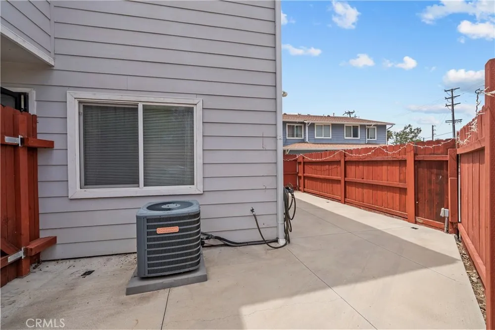 14552 Foothill Sylmar, CA 91342