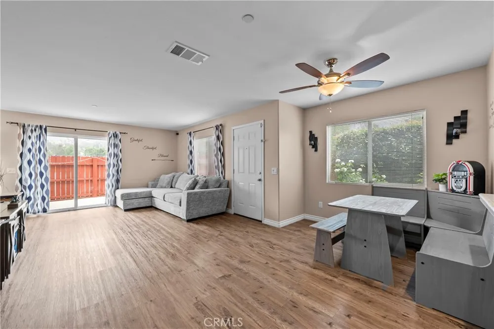 14552 Foothill Sylmar, CA 91342