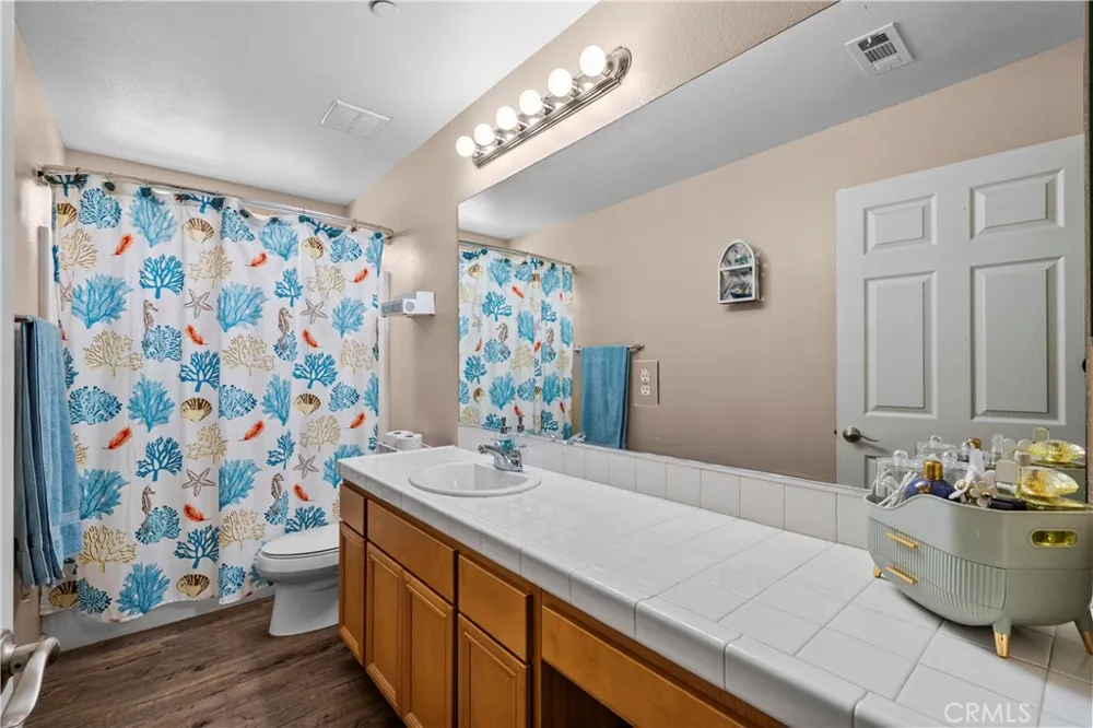 14552 Foothill Sylmar, CA 91342
