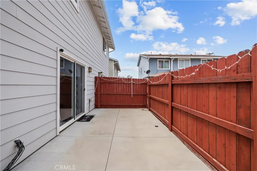 14552 Foothill Sylmar, CA 91342