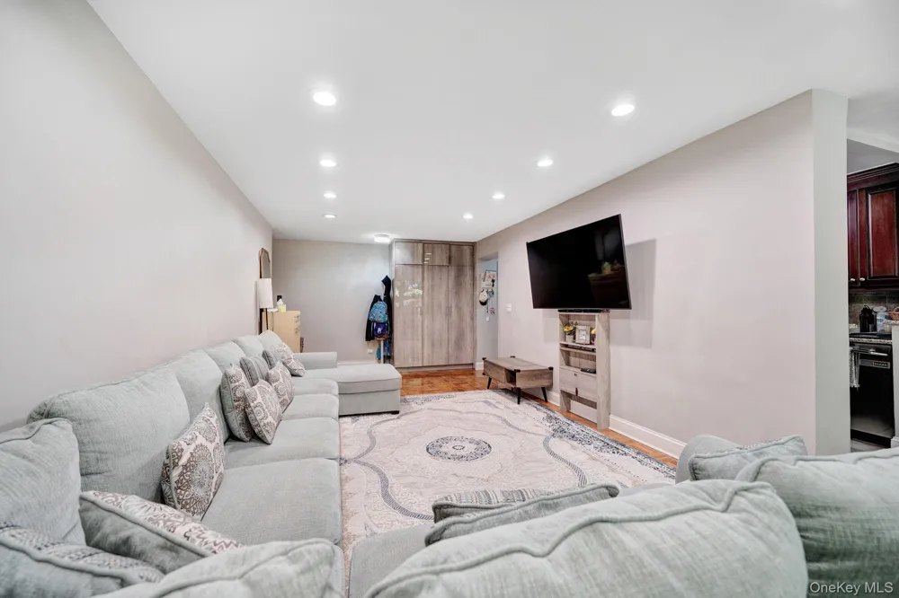 75-34 Bell Boulevard #1E Oakland Gardens, NY 11364
