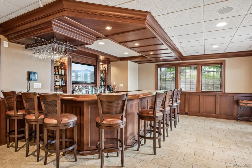 6 Pheasant Run Nissequogue, NY 11780