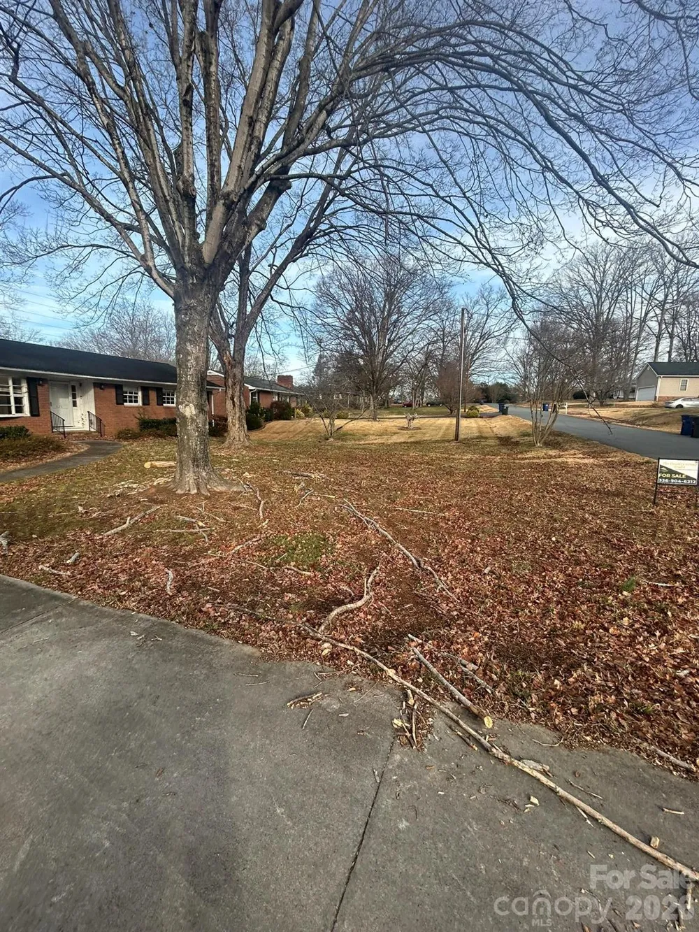626 Willowbrook Lane Winston Salem, NC 27104