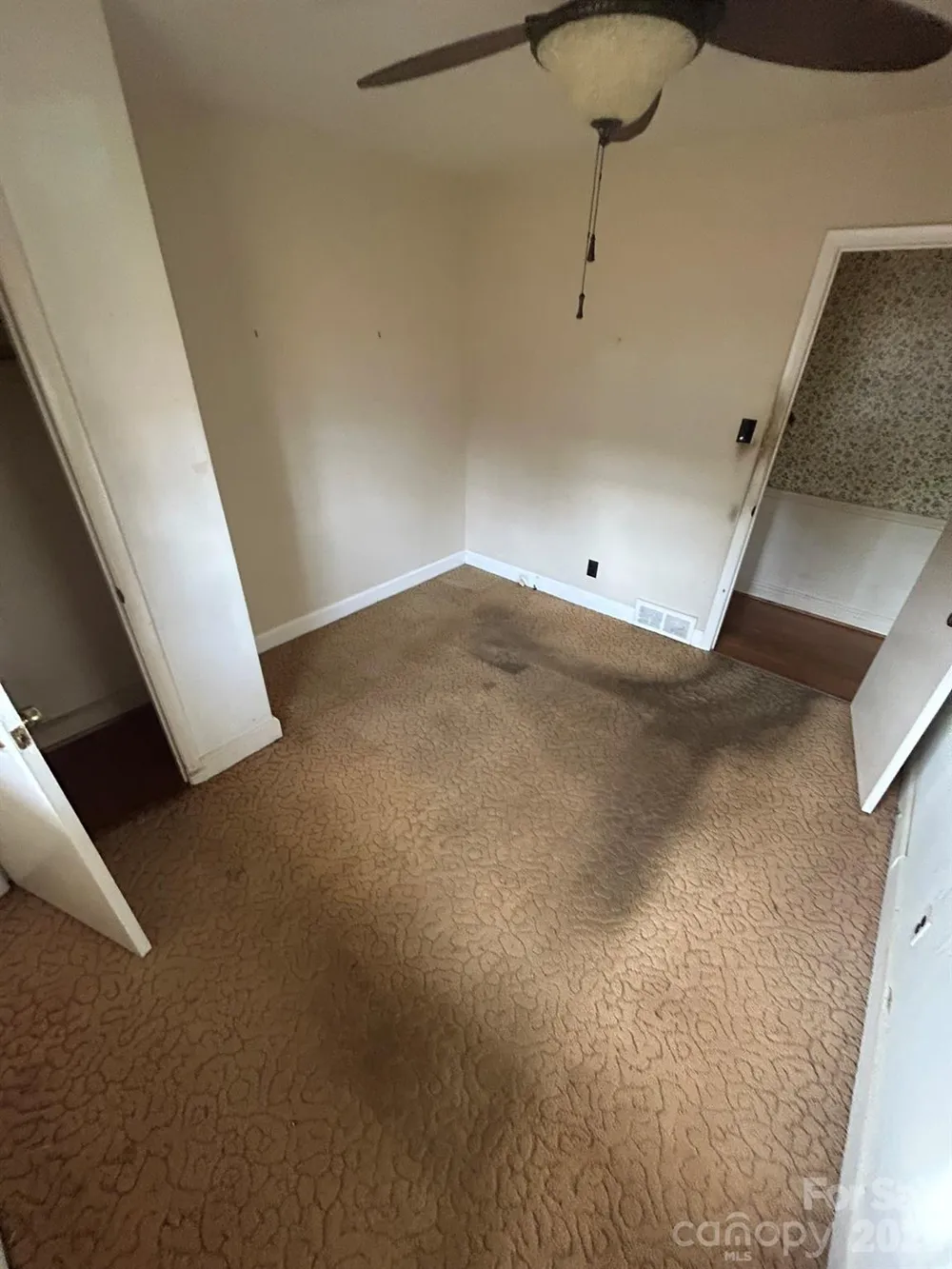 626 Willowbrook Lane Winston Salem, NC 27104