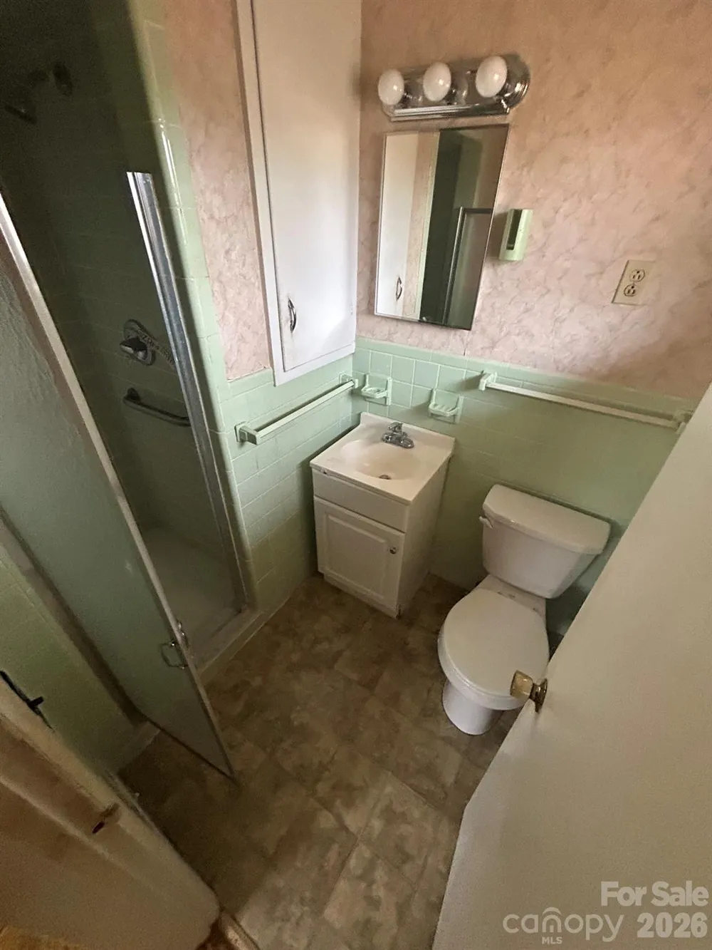 626 Willowbrook Lane Winston Salem, NC 27104